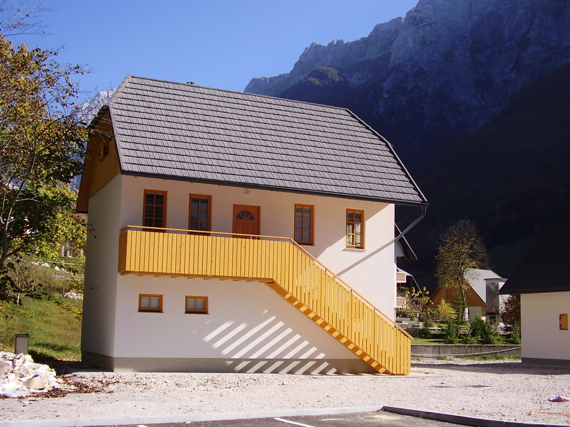 GERARD Corona Dark Silver Posocje, Slovenia