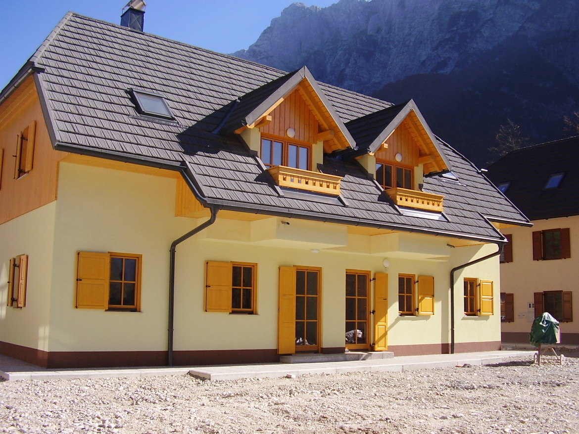 GERARD Corona Dark Silver Posocje, Slovenia